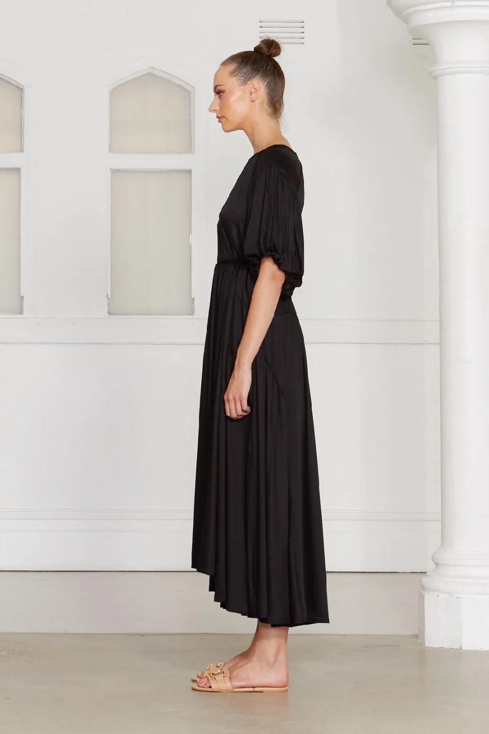 Ebony Eyes Black SS Midi Dress