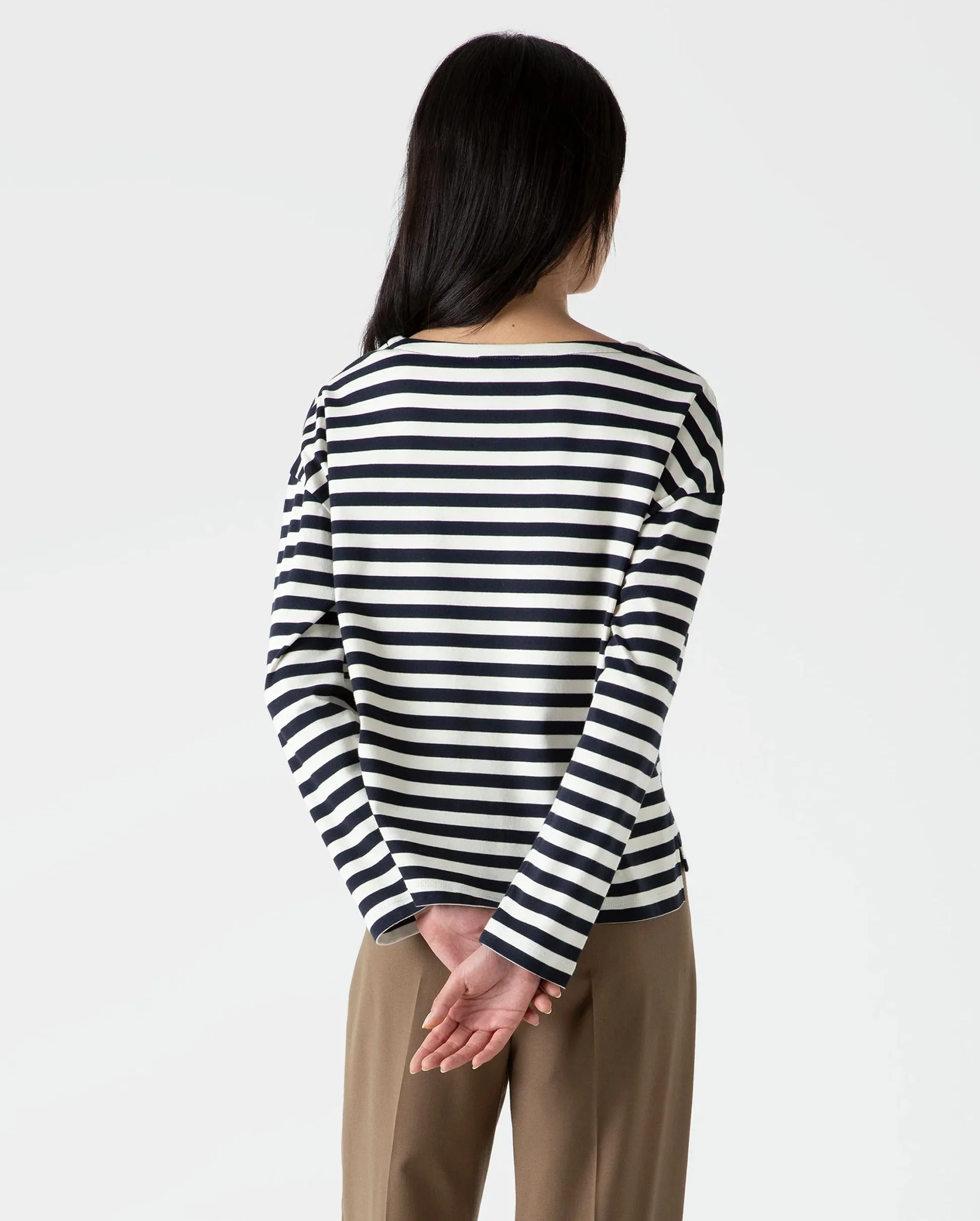 LONG SLEEVE BOAT NECK T-SHIRT / NAVY ECRU STRIPE