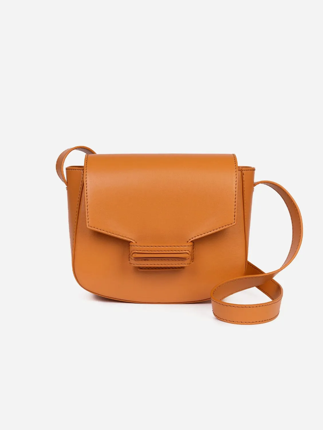 The Vida Apple Leather Vegan Saddle Bag | Pumpkin