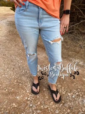 {TOTAL RECALL} Judy Blue Mid-Rise Super Light Destroyed Boyfriend Jeans